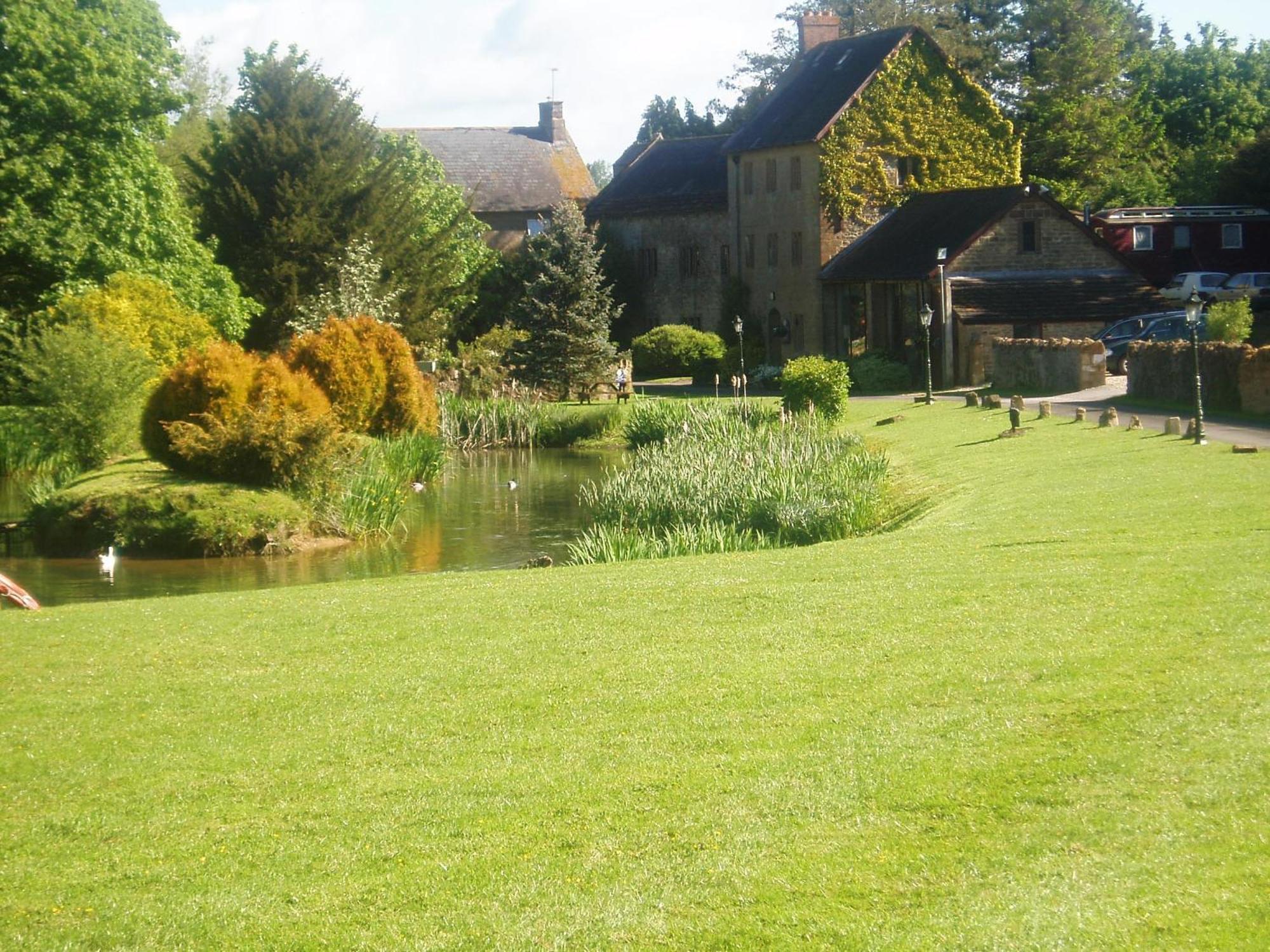 Haselbury Mill Hotel Крюкърн Екстериор снимка